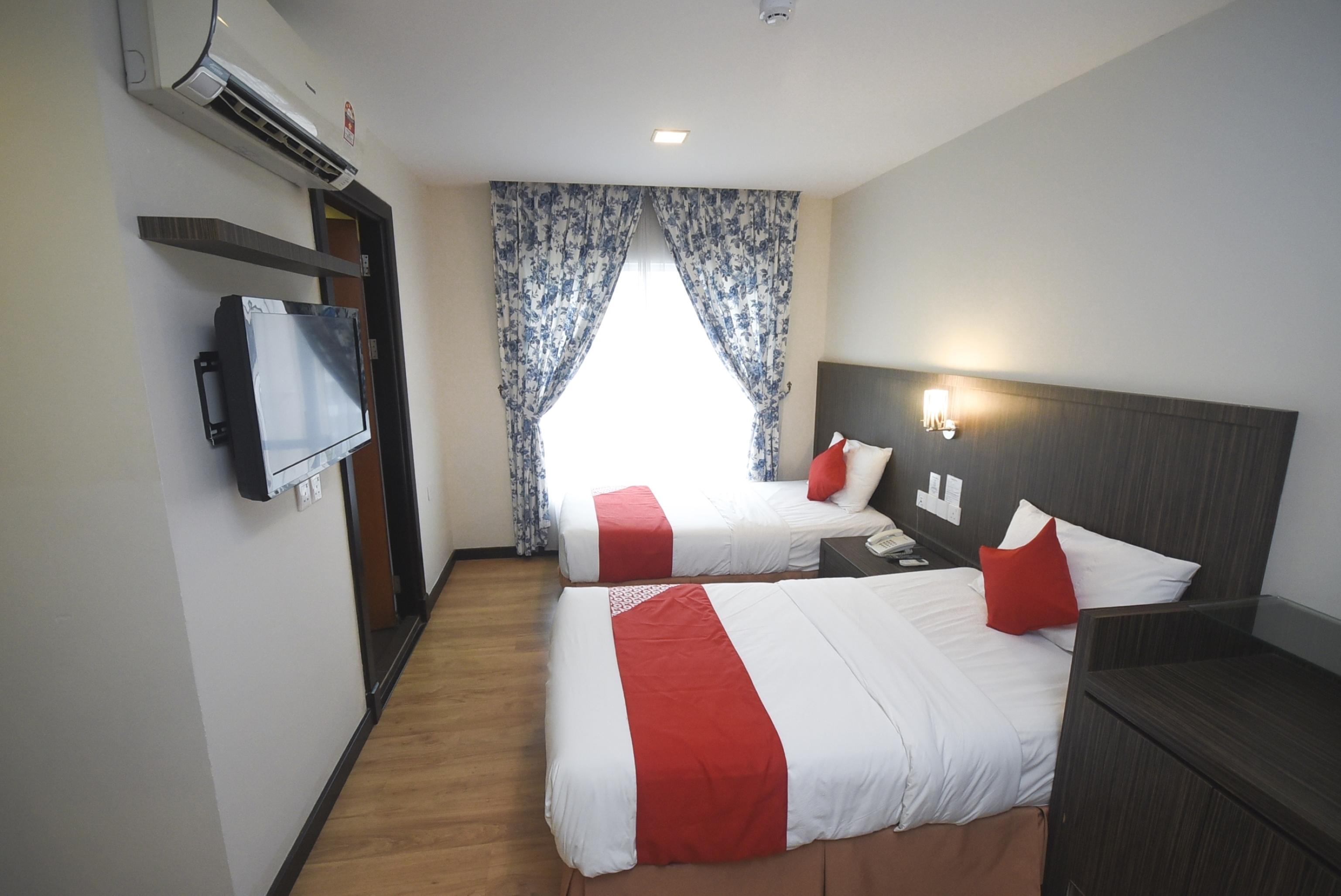 Super Oyo 985 Hotel Nur Miri Exterior photo