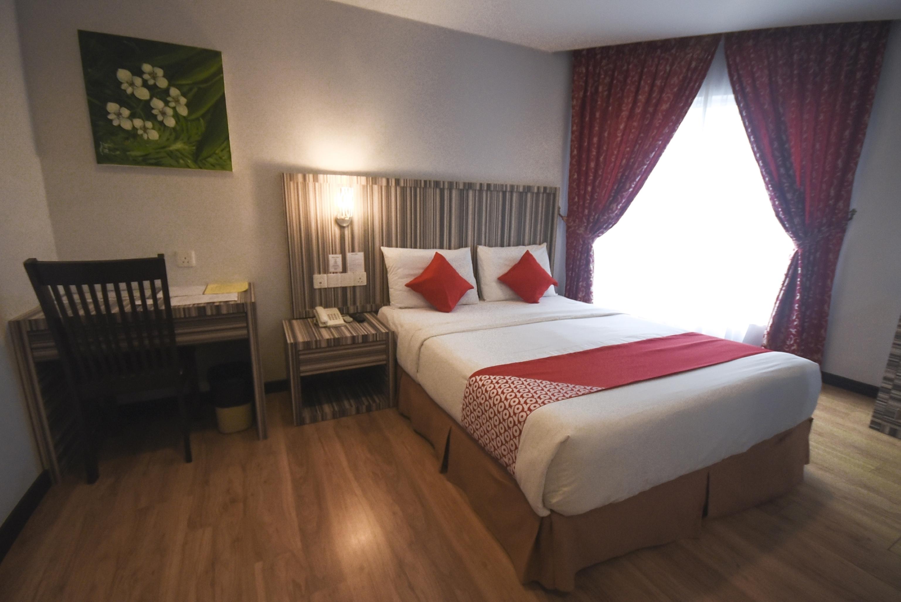 Super Oyo 985 Hotel Nur Miri Exterior photo