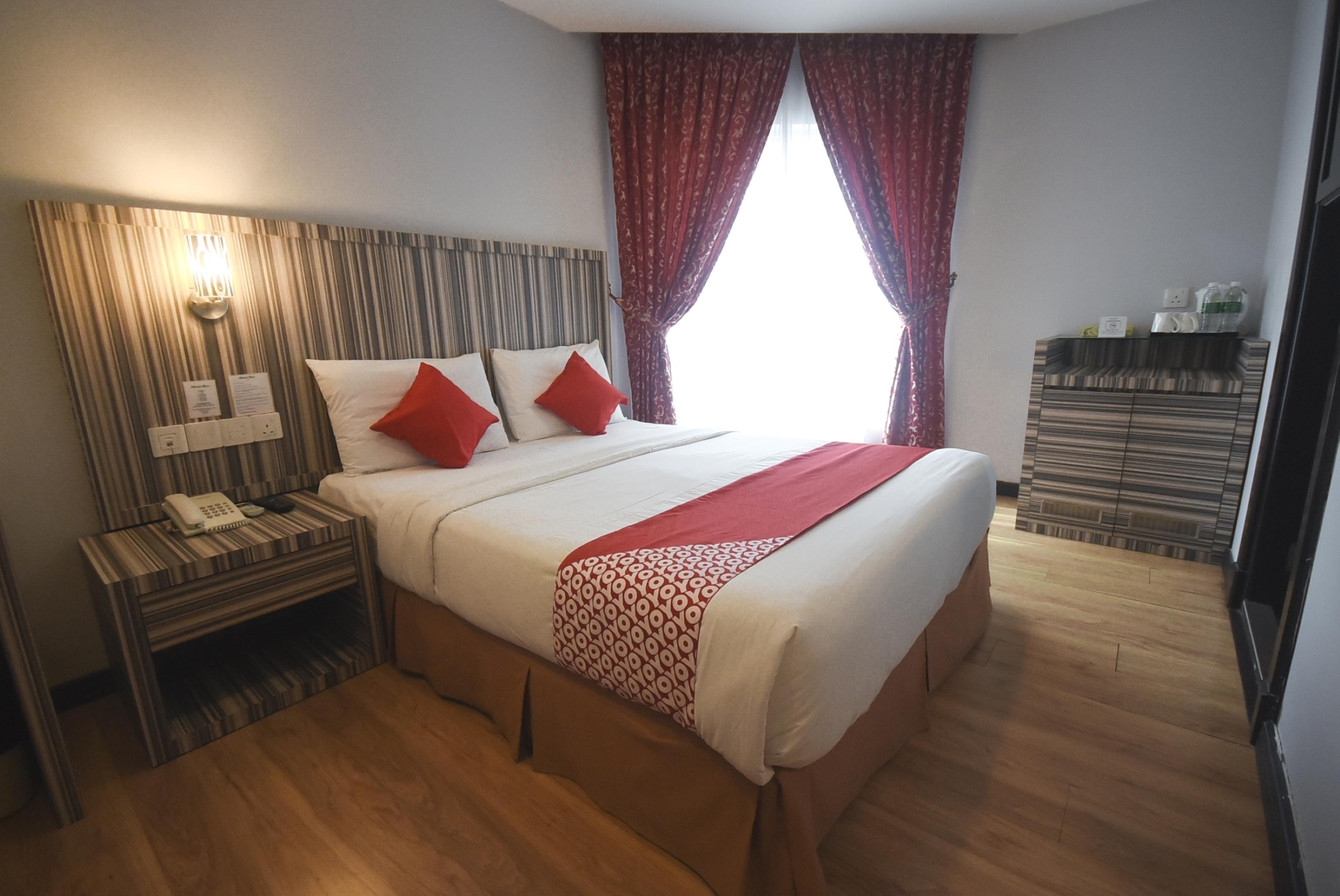 Super Oyo 985 Hotel Nur Miri Exterior photo