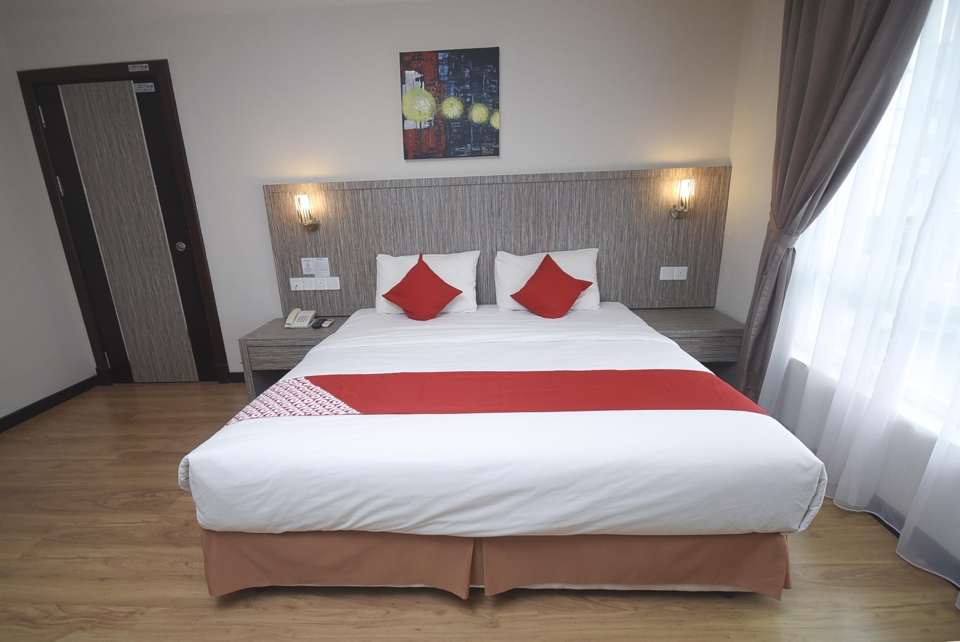 Super Oyo 985 Hotel Nur Miri Exterior photo