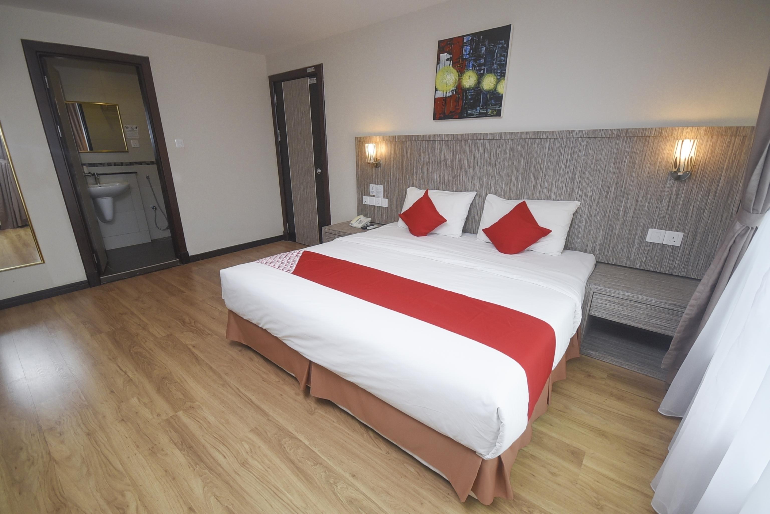 Super Oyo 985 Hotel Nur Miri Exterior photo