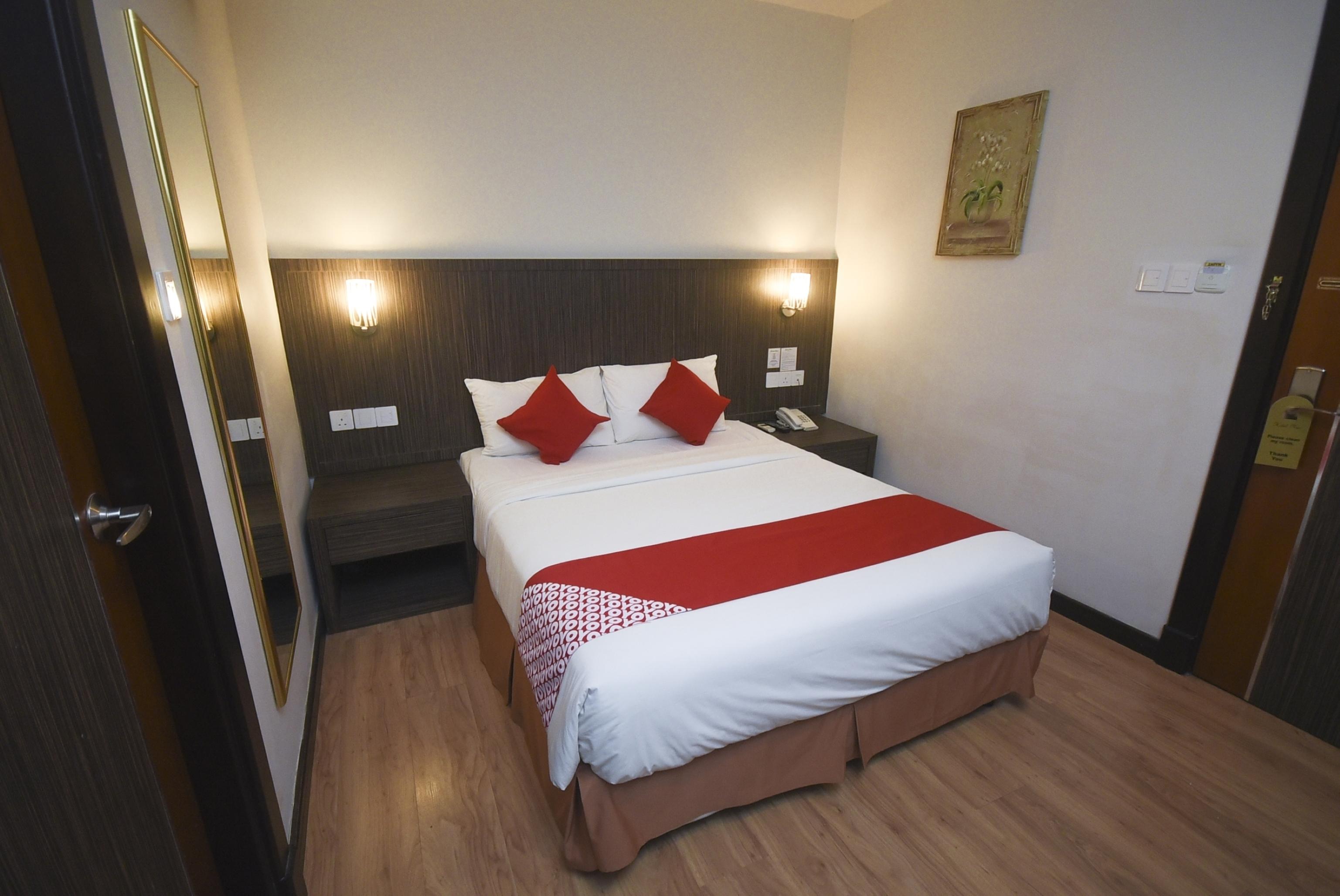 Super Oyo 985 Hotel Nur Miri Exterior photo