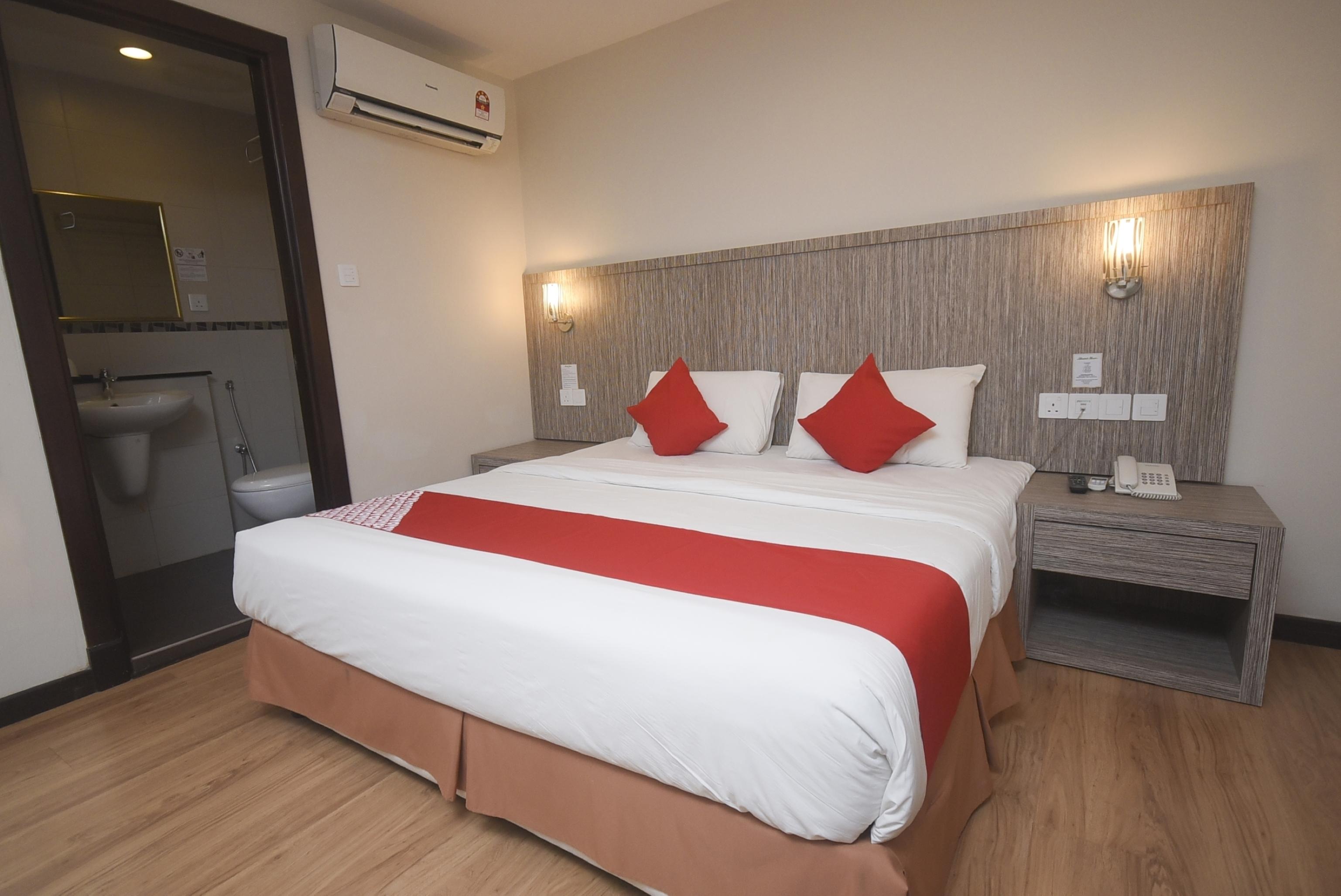 Super Oyo 985 Hotel Nur Miri Exterior photo