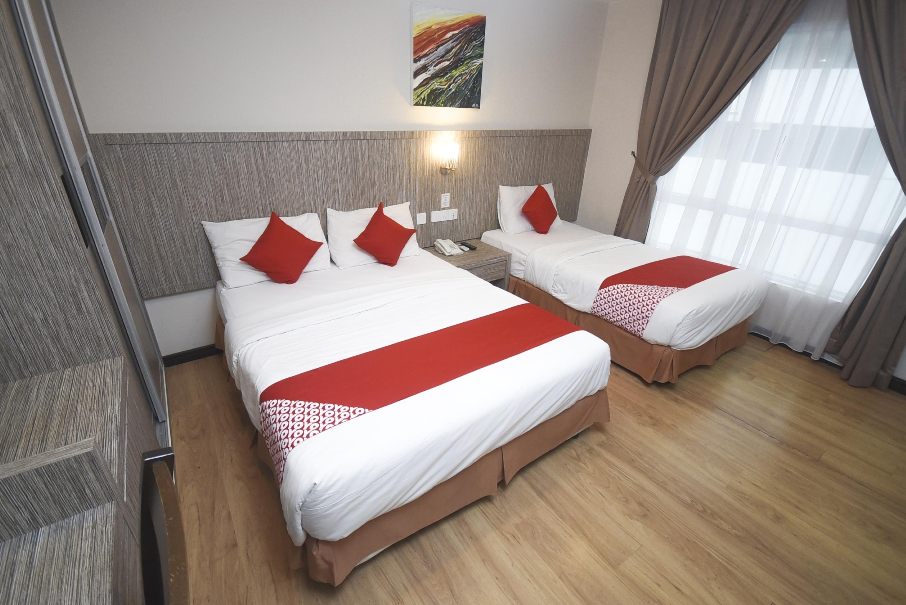 Super Oyo 985 Hotel Nur Miri Exterior photo