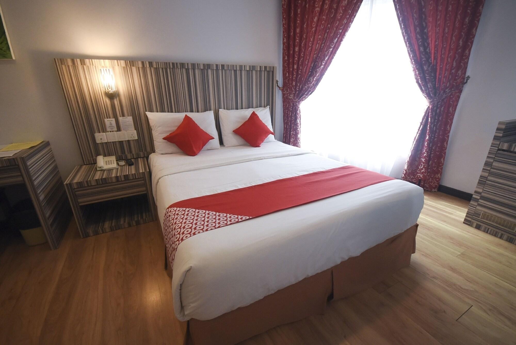Super Oyo 985 Hotel Nur Miri Exterior photo