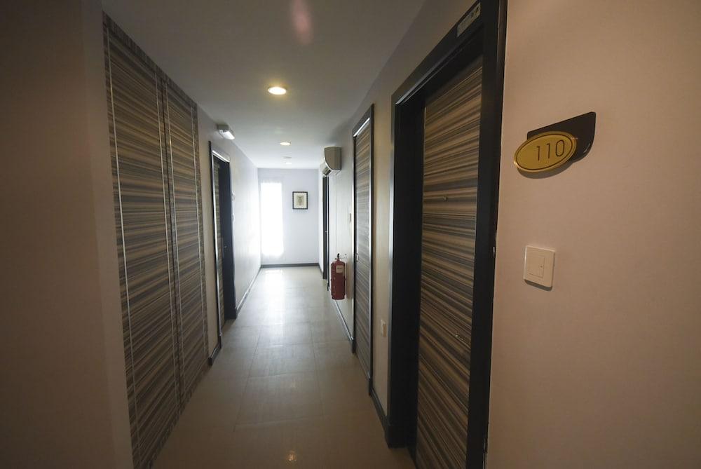 Super Oyo 985 Hotel Nur Miri Exterior photo