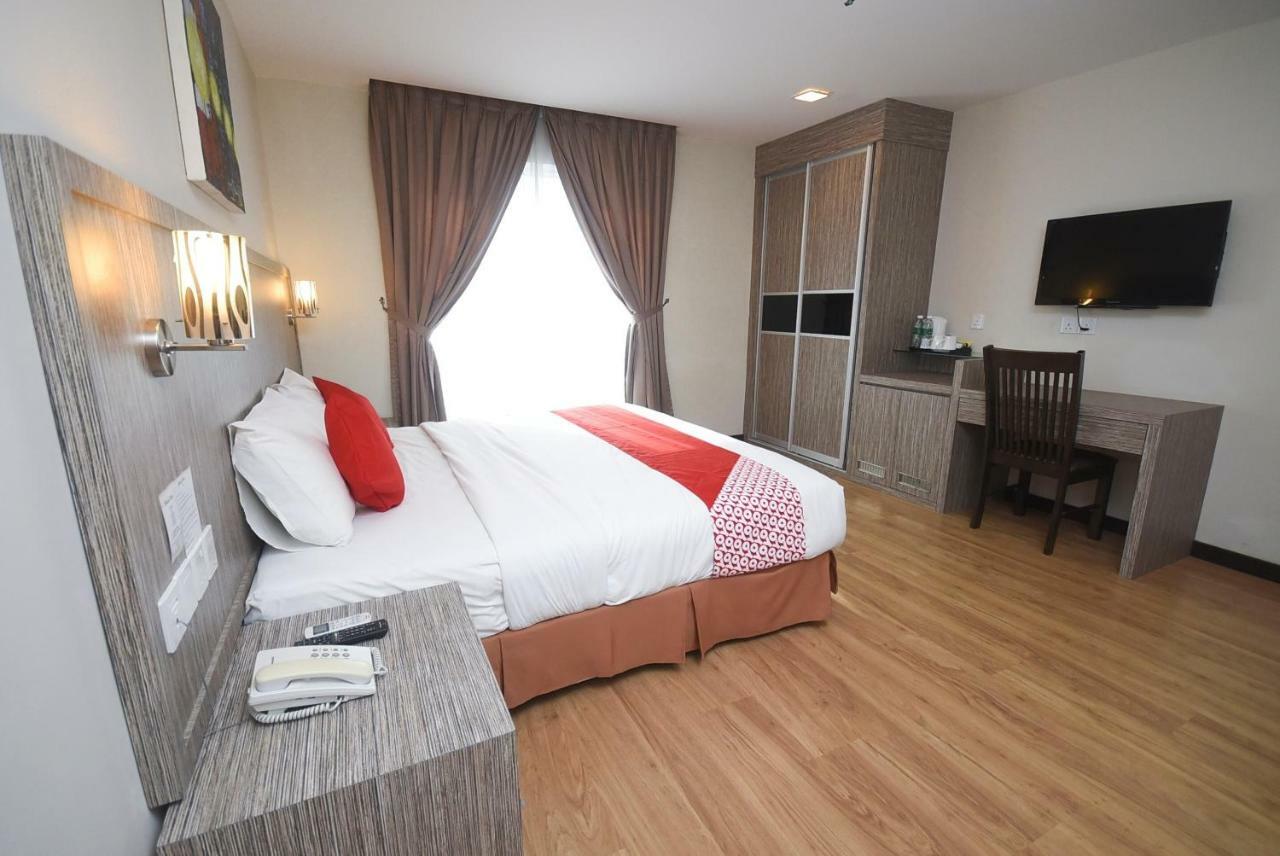 Super Oyo 985 Hotel Nur Miri Exterior photo